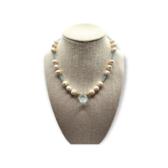 Freshwater Pearl, Raw Aquamarine Quartz choker necklace - Picture 4 of 5